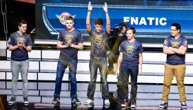 JieJie首秀FPX惨败，打野难解团队配合与版本理解困局